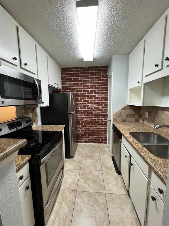 Building Photo - 10047 Westpark Dr
