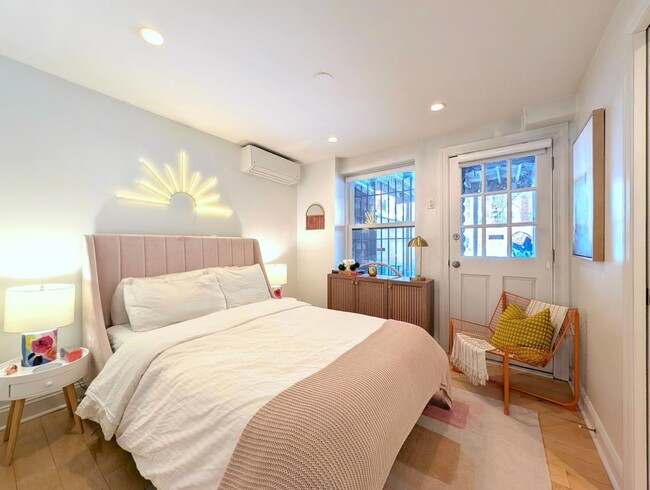 Building Photo - 332 York St