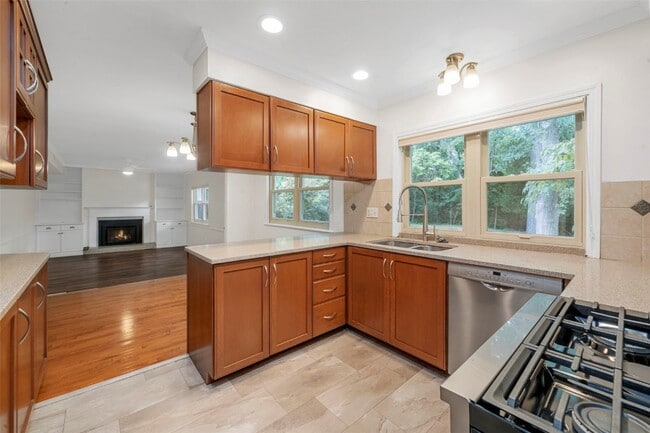Building Photo - 791 Foxwick Dr
