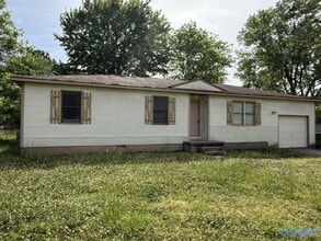 Building Photo - 1908 Catchings Dr NW
