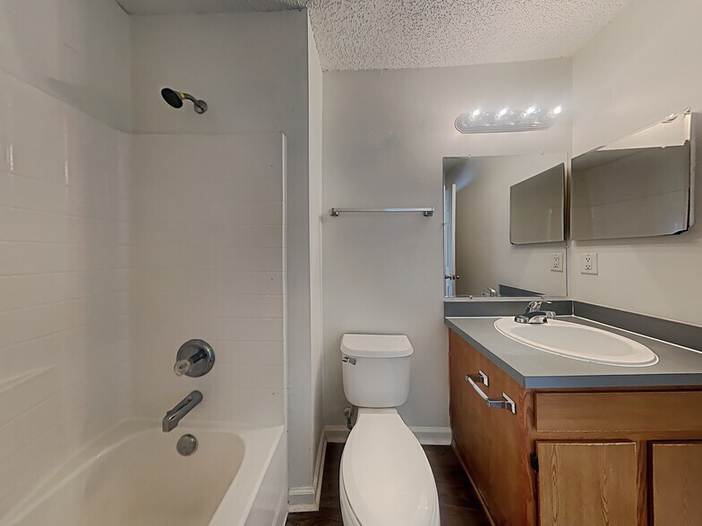 Building Photo - 624 Fallen Timbers Dr