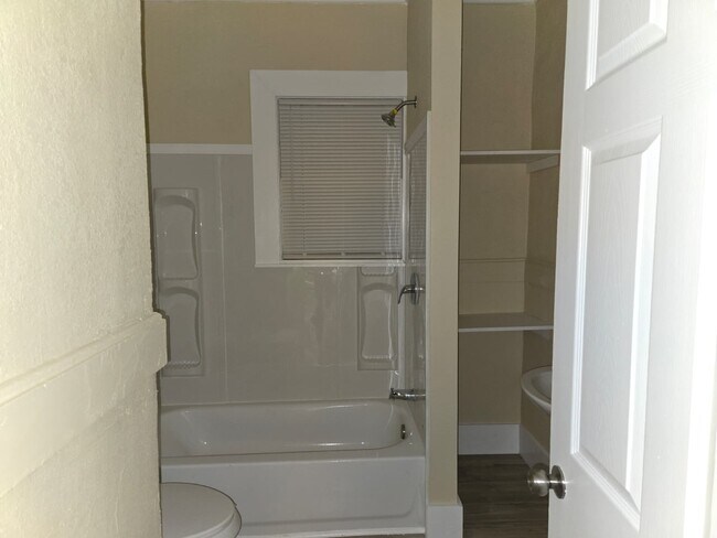 Building Photo - 2302 St Charles St