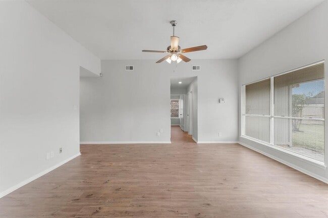 Building Photo - 16970 Mockingbird Ct