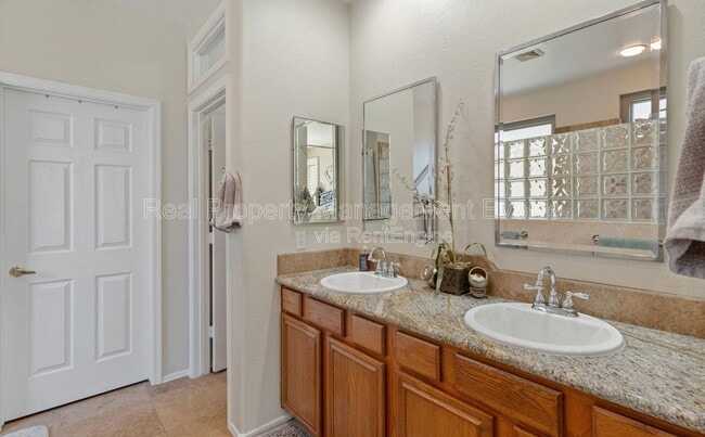 Building Photo - 3331 W Hemingway Ln