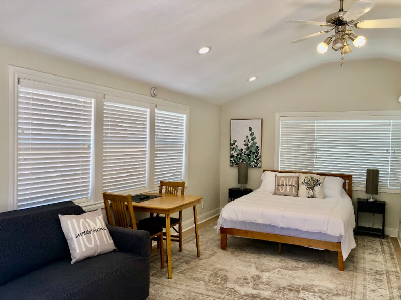 Building Photo - 828 Richard Ln