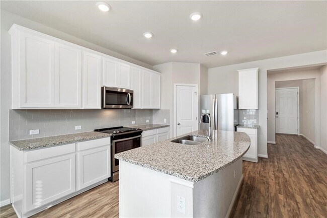 Building Photo - 19004 Elk Horn Dr