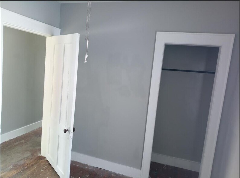 Building Photo - 5 New St