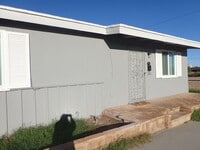 Building Photo - Cute 2bd 1 ba