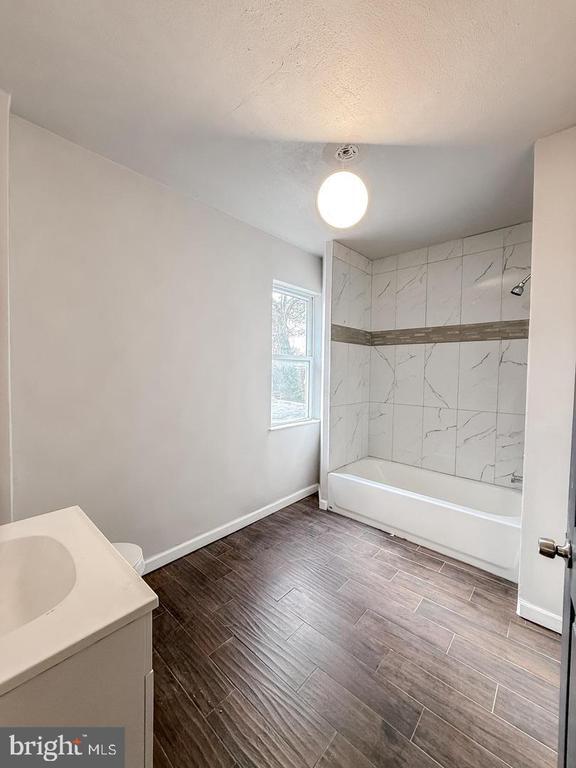 Building Photo - 738 N 38th St