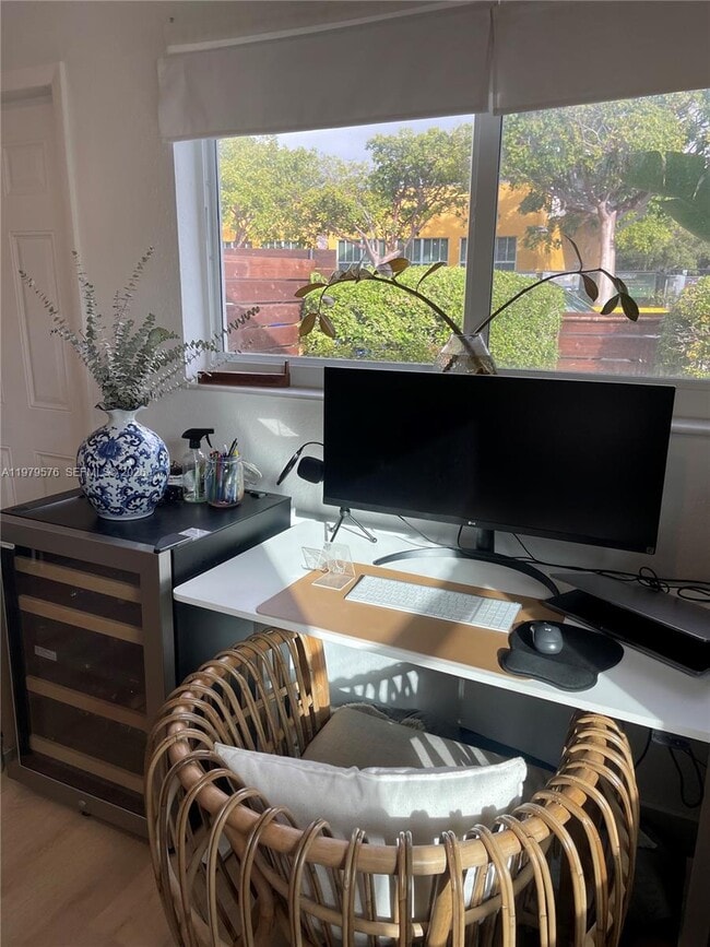 Building Photo - 2421 SW 26th Terrace