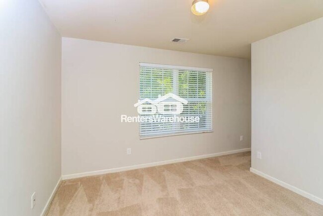 Building Photo - 4/3 Brick front Home