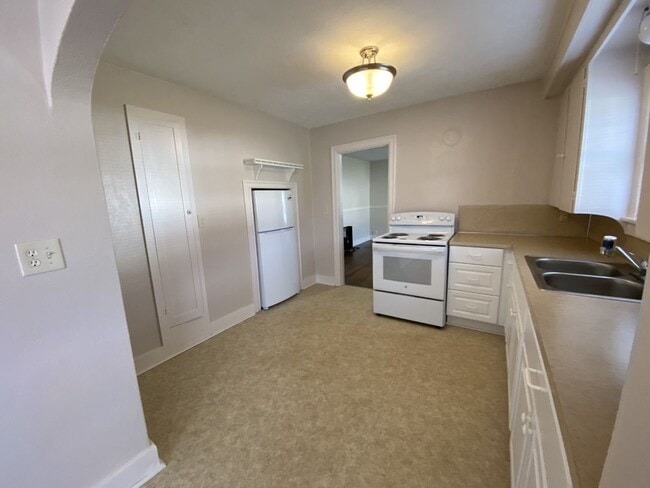 Building Photo - Cozy Chehalis home