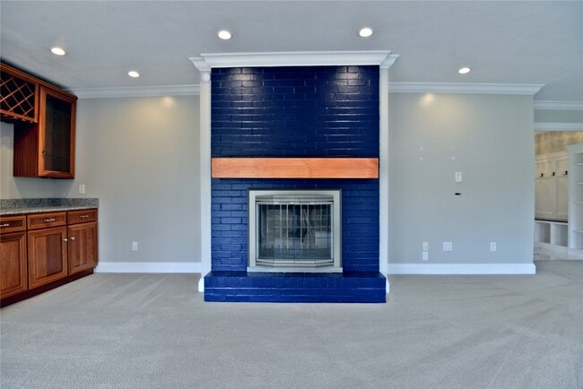 Building Photo - 2235 N Ballas Rd