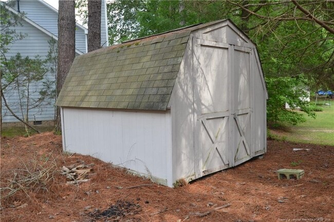Building Photo - 712 Penncross Dr