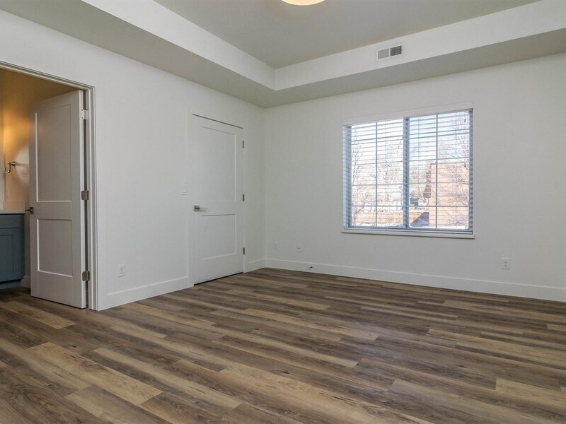 Building Photo - 150 S 800 E