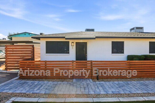 Building Photo - 4150 N 25th St