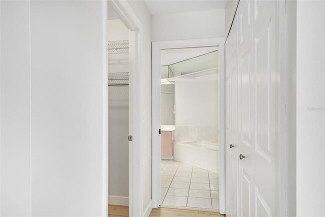 Building Photo - 5 Cache Cay Dr