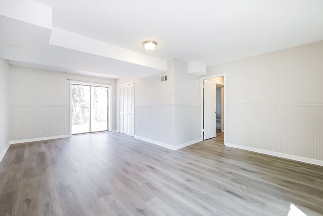 Building Photo - 9039 Raven Dr