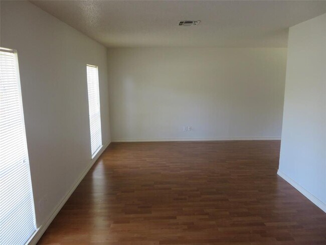 Building Photo - 4511 W Village Ct