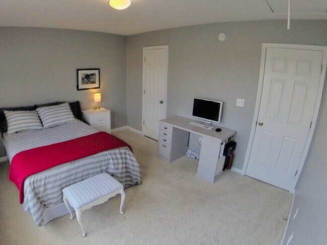 Secondary Bedroom with Full Bathroom - 2164 Persimmon Ridge Dr