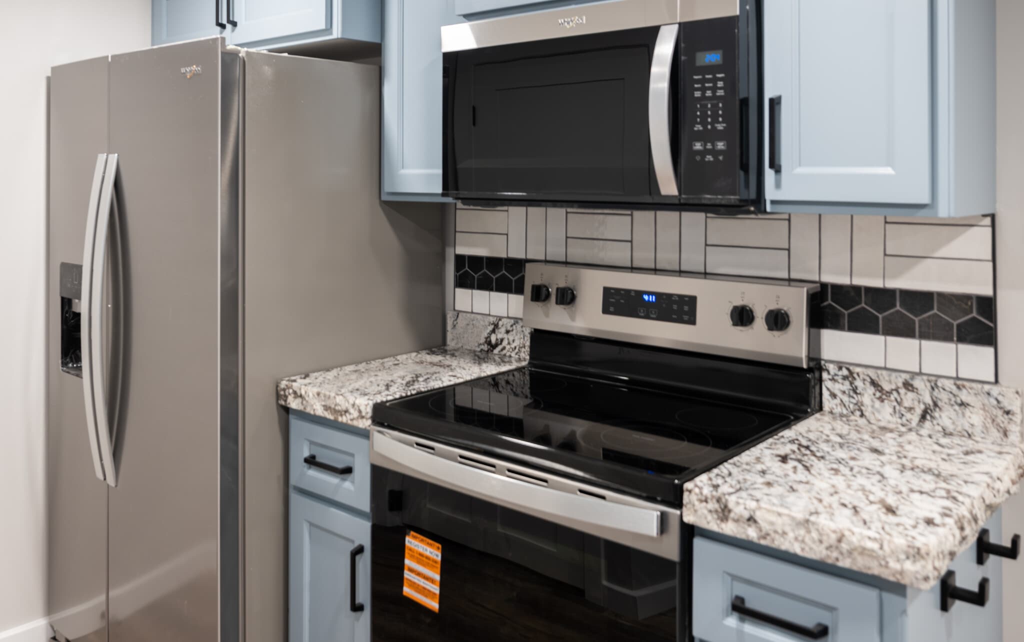 Building Photo - 3250 Midway Ave