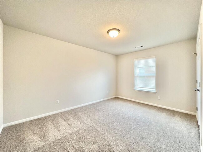 Building Photo - 3200 College Park Dr