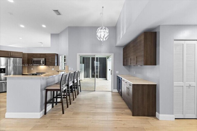 Building Photo - 642 Heritage Dr