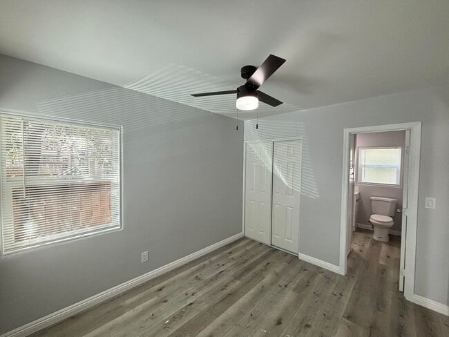 Building Photo - Beautifully renovated one bedroom house - ...