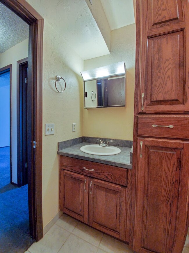 Building Photo - 3 Bed brick home in Tecumseh