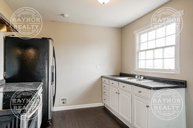 Building Photo - Charming One Story Home in Prime Location