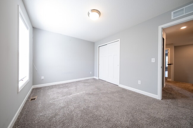Building Photo - 1771 Emerson Ct