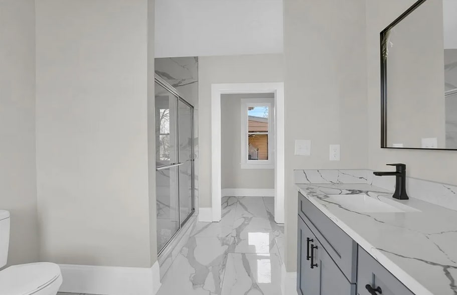 Building Photo - 507 W Washington St