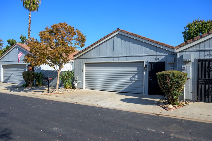 Building Photo - 1822 Cougar Ln