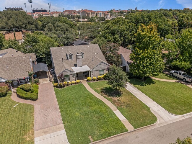 Building Photo - TCU-3518 Westcliff Rd