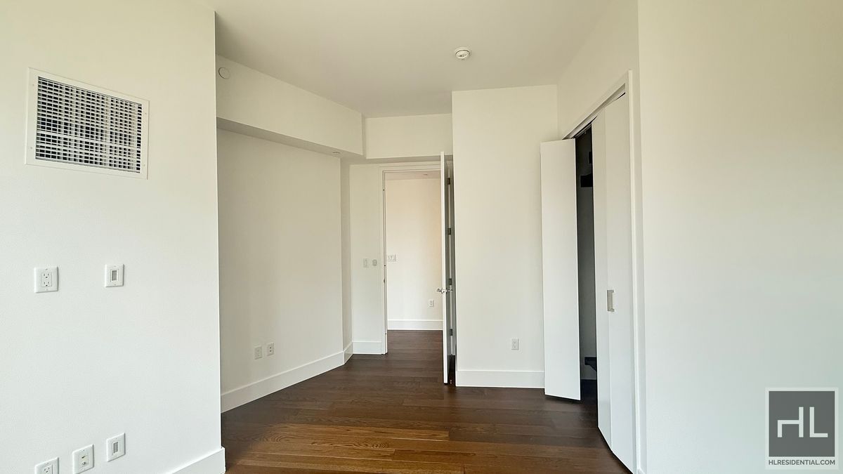 Building Photo - East 44th Street