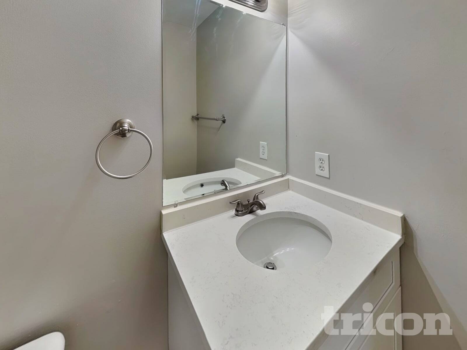 Building Photo - 10587 Village Trail