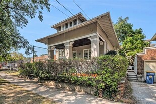 Building Photo - 127 Trowbridge St NE