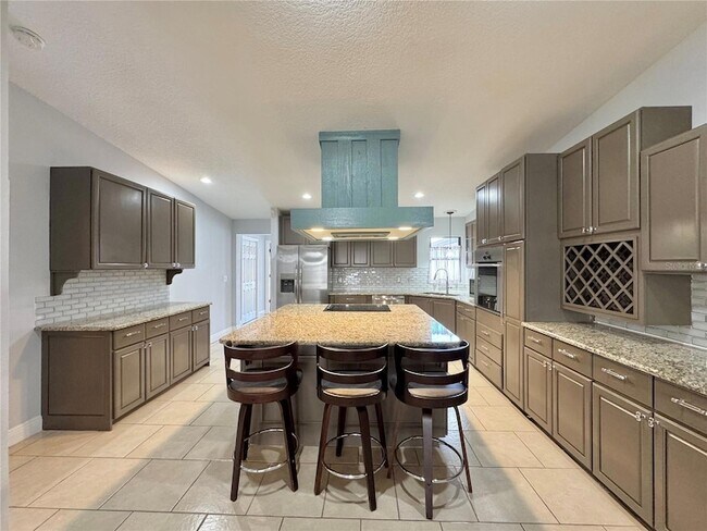 Building Photo - 2410 Hartridge Point Dr W