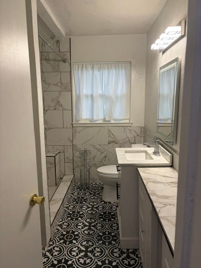 Building Photo - Rental Home