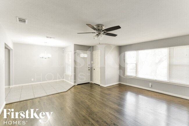 Building Photo - 2502 Costa Mesa Dr