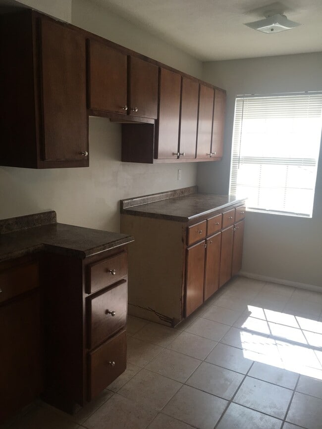 Building Photo - 3br 2 bath Cozy home