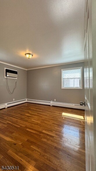 Building Photo - 424 Dewitt St