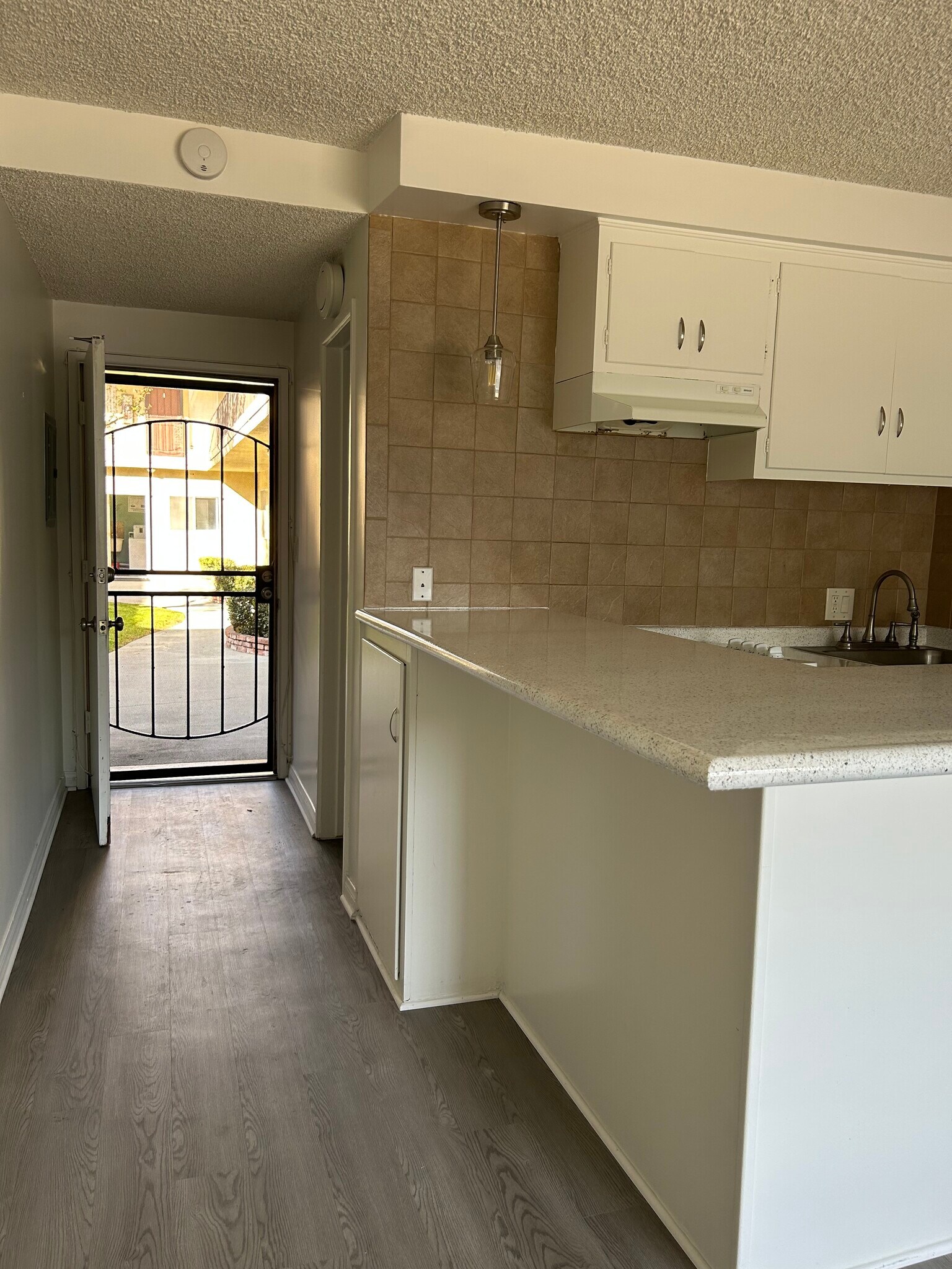 Building Photo - 6243 Comstock Ave