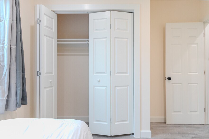 Building Photo - 1009 Arlington Ave