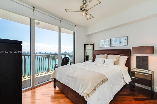 Building Photo - 1750 N Bayshore Dr