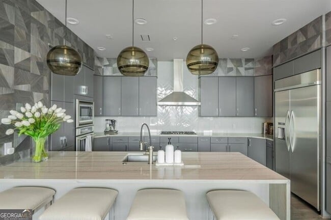 Building Photo - 1065 Peachtree St NE