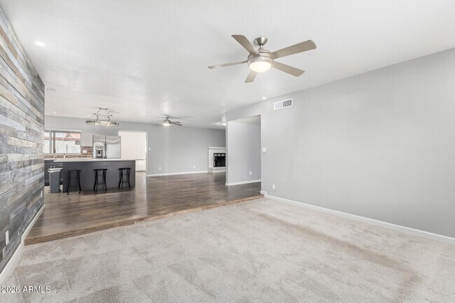 Building Photo - 1340 E Garnet Cir