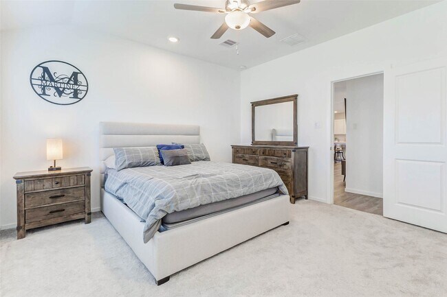 Building Photo - 27210 Woodridge Gln Dr