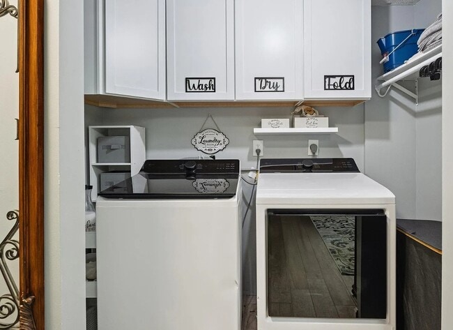 Building Photo - 1021 Southport Dr