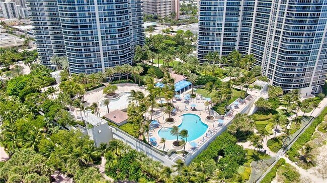 Building Photo - 3200 N Ocean Blvd